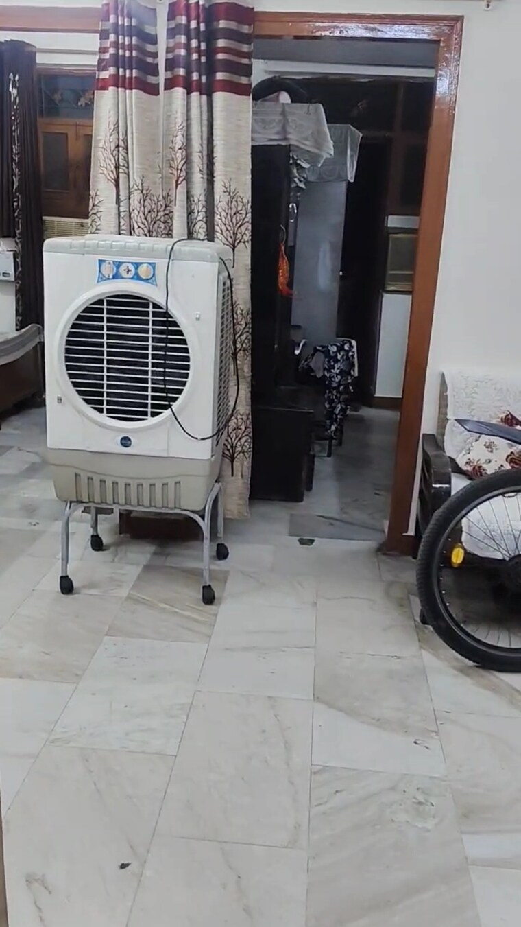  Parking, dilshad colony 2 Bedroom 9000 Sq.Ft. Builder Floor In Dilshad Colony Delhi 8930491