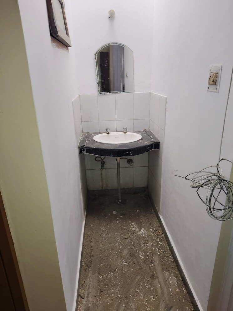 Bathroom, gomti nagar 4 Bedroom 1255 Sq.Ft. Independent House In Gomti Nagar Lucknow 8930485