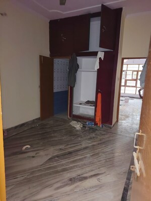 Room in 4 BHK Independent House at Gomti Nagar – for Sale