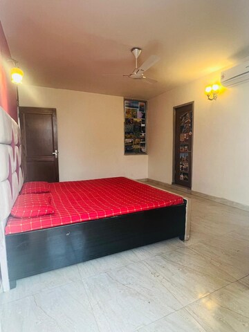 Bedroom in 3 BHK Builder Floor at Chittaranjan Park – for Rent