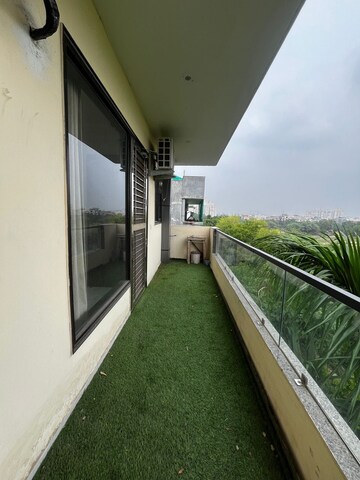Balcony in 3 BHK Builder Floor at Unitech South City 1, South City 1 – for Rent