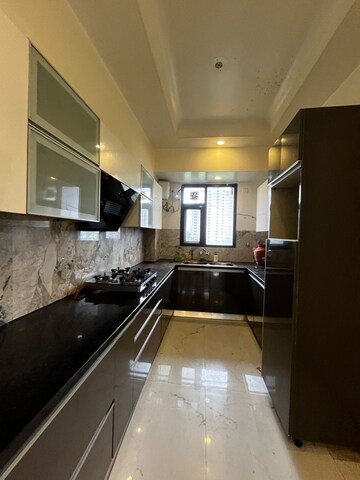 Kitchen in 3 BHK Builder Floor at Unitech South City 1, South City 1 – for Rent