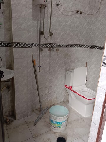 Bathroom in 1 BHK Builder Floor at Lajpat Nagar 4 – for Rent