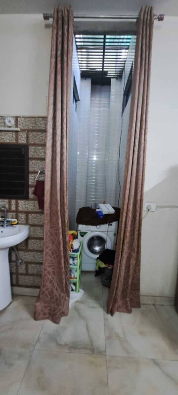  3 BHK Apartment at Exhibition Road – for Rent