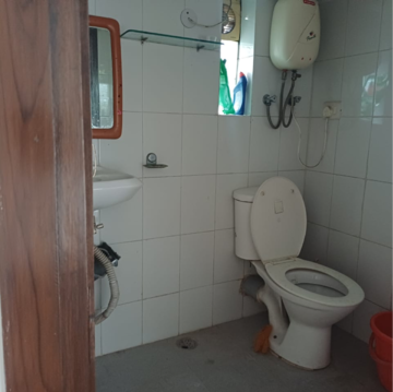 Bathroom in 4 BHK Builder Floor at Saket – for Rent