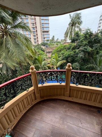 Balcony in 2 BHK Apartment at Capri Heights Apartment, Pali Hill – for Rent