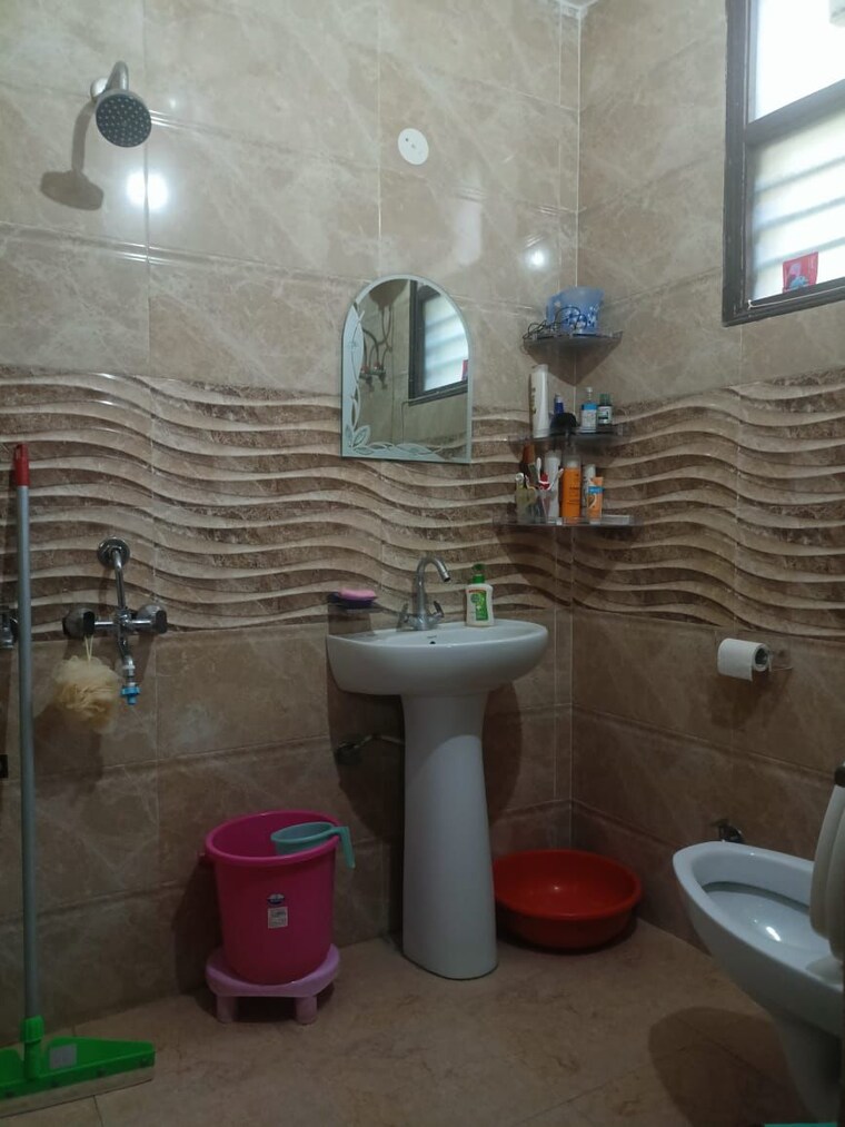 Bathroom, anjani-apartments 2 Bedroom 1100 Sq.Ft. Builder Floor In Patel Nagar Gurgaon 8930548