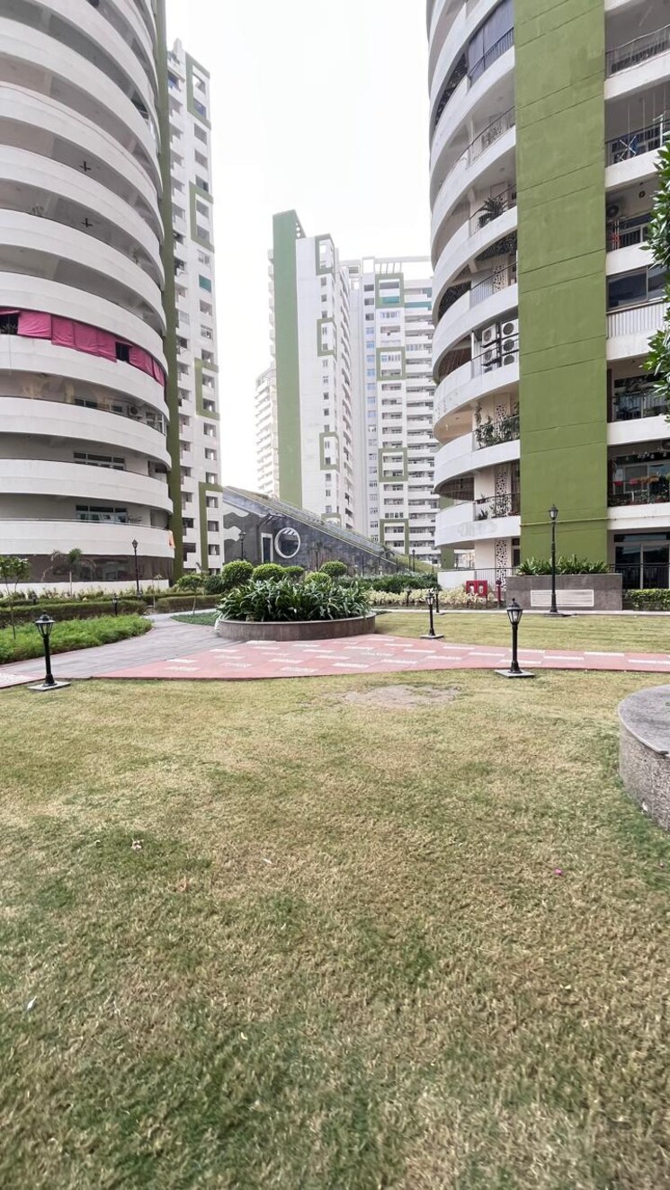 Exterior View, parx-laureate 3.5 Bedroom 3195 Sq.Ft. Apartment In Sector 108 Noida 8930535