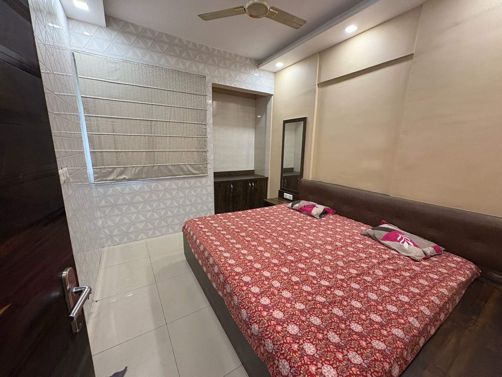 3 BHK Apartment For Rent in Emami City