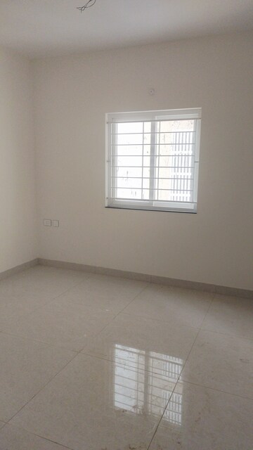 Room in 4 BHK Apartment at Phoenix Golf Edge, Gachibowli – for Sale