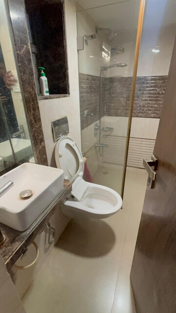 Master Bedroom in 3 BHK Apartment at Best Complex Andheri West, Andheri West – for Rent