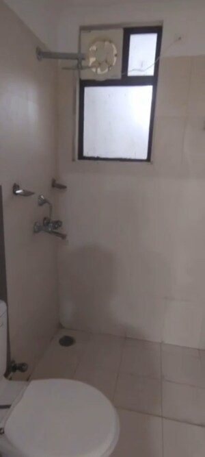 Room in 2.5 BHK Apartment at SG Impressions 58, Raj Nagar Extension – for Sale