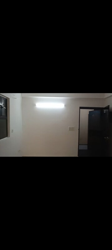 Room in 3 BHK Apartment at SG Impressions 58, Raj Nagar Extension – for Sale