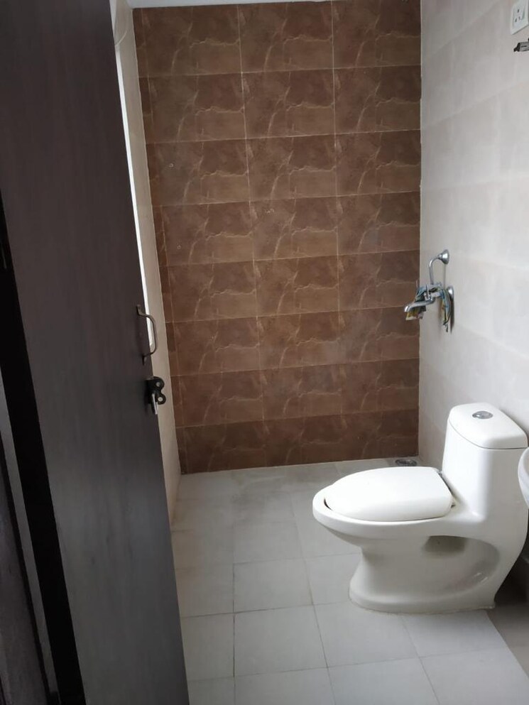 Bathroom, sector 46 2 Bedroom 1250 Sq.Ft. Builder Floor In Sector 46 Gurgaon 8930634