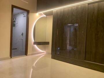 Room in 3 BHK Builder Floor at Benson Town – for Sale