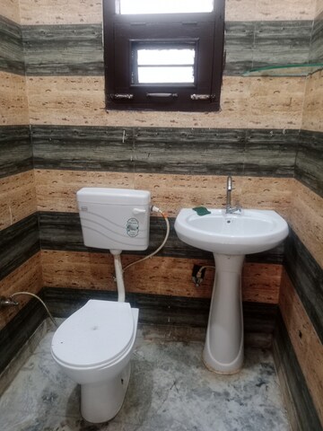 Bathroom in 1.5 BHK Builder Floor at Ansals Sushant City – for Rent