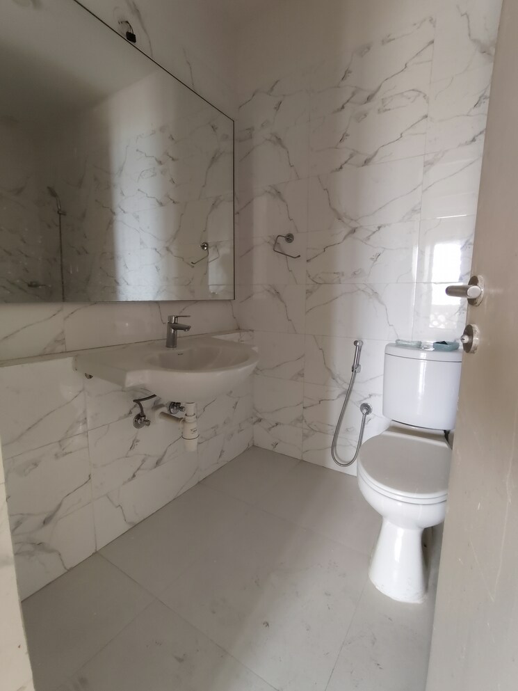 Bathroom, hiranandani-fortune-city 2 Bedroom 781 Sq.Ft. Apartment In New Panvel Navi Mumbai 8930677