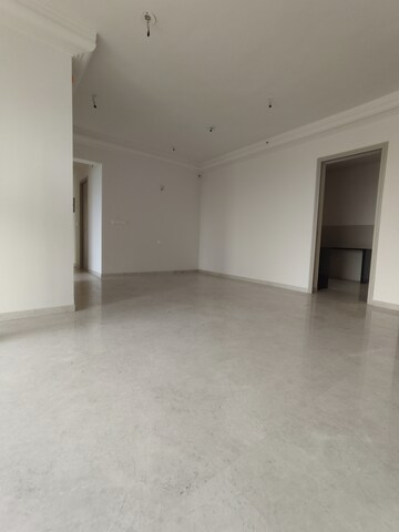 Room in 3 BHK Apartment at Hiranandani Fortune City, New Panvel – for Rent