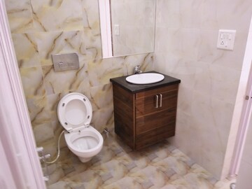 Bathroom in 1 BHK Builder Floor at Sector 41 – for Rent