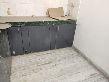 Bathroom in 4 BHK Villa at Mansarovar Extension – for Rent