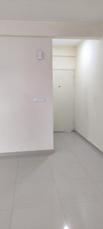 Room in 3 BHK Builder Floor at Pyramid Pride, Sector 76 – for Rent