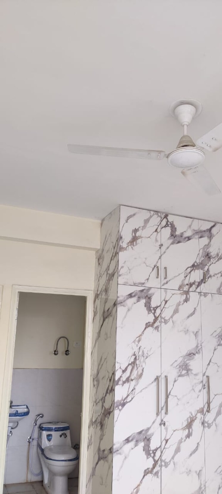 Bathroom, pyramid-pride 3 Bedroom 1000 Sq.Ft. Builder Floor In Sector 76 Gurgaon 8930710