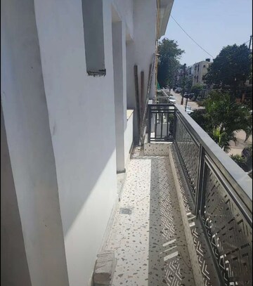 Balcony in 3 BHK Builder Floor at Sector 43 – for Rent