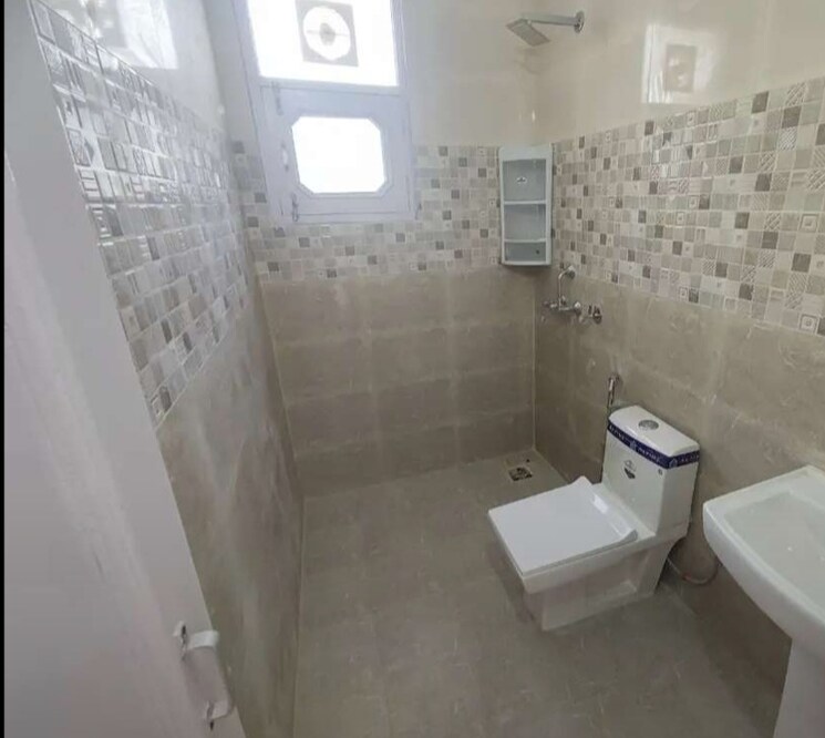 Bathroom, sector 43 3 Bedroom 3000 Sq.Ft. Builder Floor In Sector 43 Chandigarh 8930720