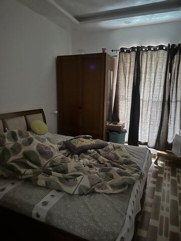 Bedroom in 3 BHK Builder Floor at Sector 37 – for Rent