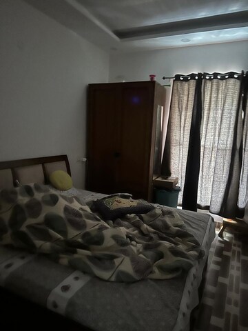 Bedroom in 3 BHK Builder Floor at Sector 37 – for Rent