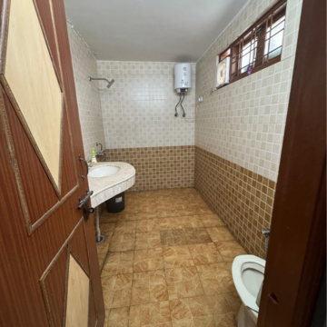 Kitchen in 2 BHK Builder Floor at Ansal Plaza Sector-23, Carterpuri Village – for Rent