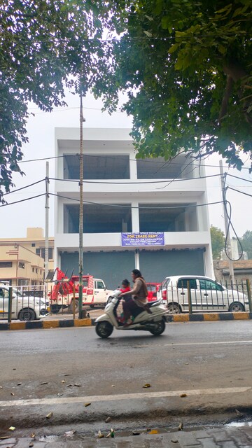  Shop For Sale in Sector 33