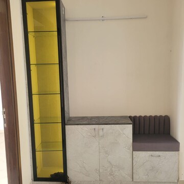 Room in 2.5 BHK Builder Floor at Smart World Gems, Sector 89 – for Rent