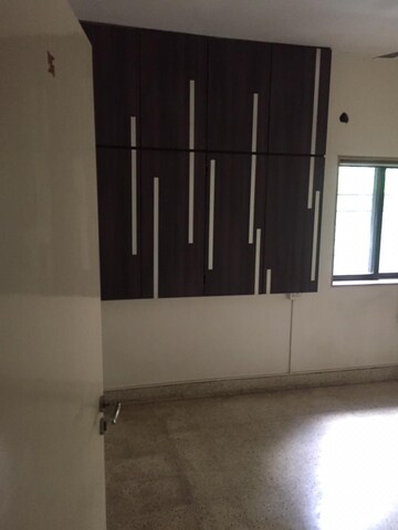Room in 2 BHK Apartment at Vashi Sector 14 – for Rent