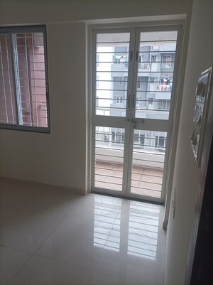 Room in 2 BHK Apartment at Kohinoor Nano Homes, Ravet – for Rent