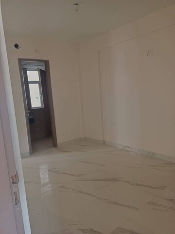 Room in 3.5 BHK Builder Floor at Smart World Gems, Sector 89 – for Rent