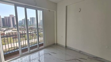 Room in 3.5 BHK Builder Floor at Smart World Gems, Sector 89 – for Rent