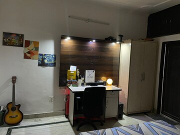 Living Room in 1 RK Independent House at Sector 55 – for Rent