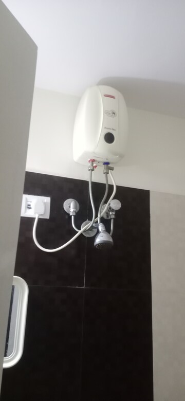 Furnished Amenities in 1 BHK Apartment at Dosti Vihar, Samata Nagar – for Rent