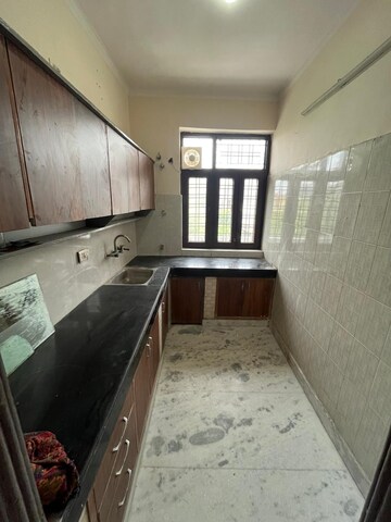 Kitchen in 3 BHK Builder Floor at Green Fields Colony – for Rent