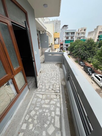 Balcony in 3 BHK Builder Floor at Green Fields Colony – for Rent