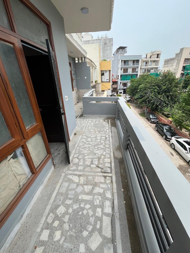 Balcony, green fields colony 3 Bedroom 1800 Sq.Ft. Builder Floor In Green Fields Colony Faridabad 8930863