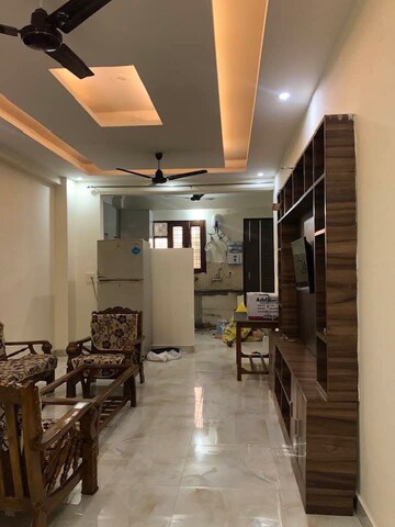 Gym in 3 BHK Builder Floor at Vivek Plaza, Sector 14 – for Rent