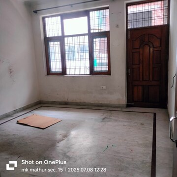 Room in 3 BHK Builder Floor at Milestone 32nd Avenue, Sector 15 – for Rent