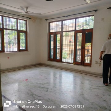 Room in 3 BHK Builder Floor at Milestone 32nd Avenue, Sector 15 – for Rent