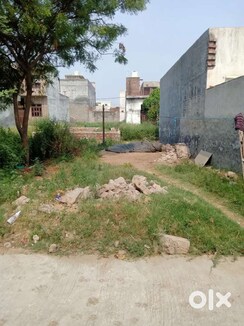 Plot For Sale in DLF City Phase V