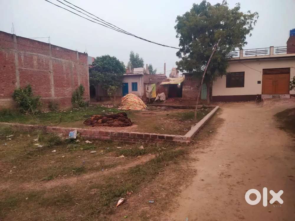 Plot For Sale in DLF The Summit