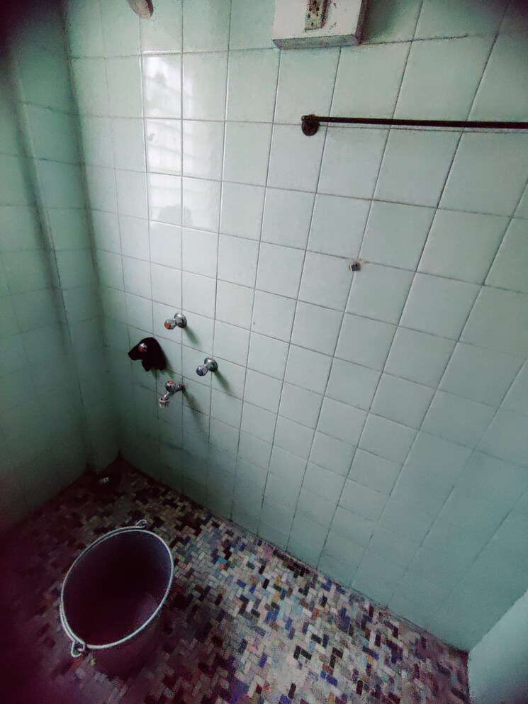 Bathroom, madhumita-apartment-gururaj-society 2 Bedroom 950 Sq.Ft. Apartment In Kothrud Pune 8930898