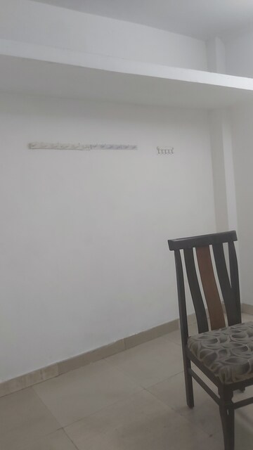 Room in 2.5 BHK Builder Floor at Mayur Vihar – for Rent