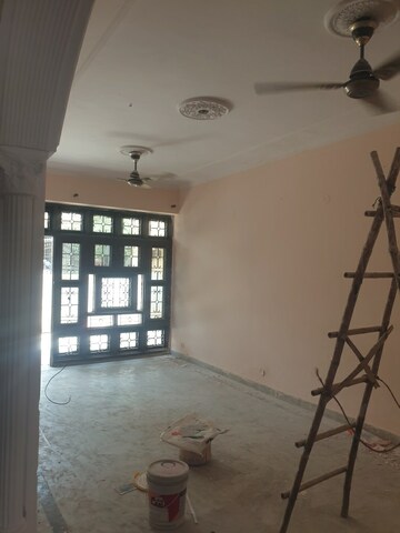 Room in 3 BHK Independent House at Sector 16 – for Rent